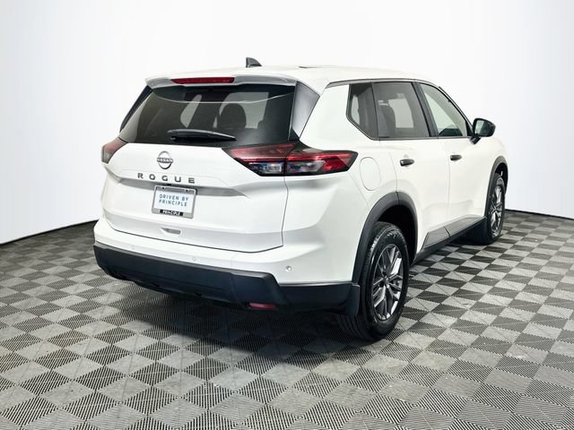 Used 2025 Nissan Rogue S FWD image 8