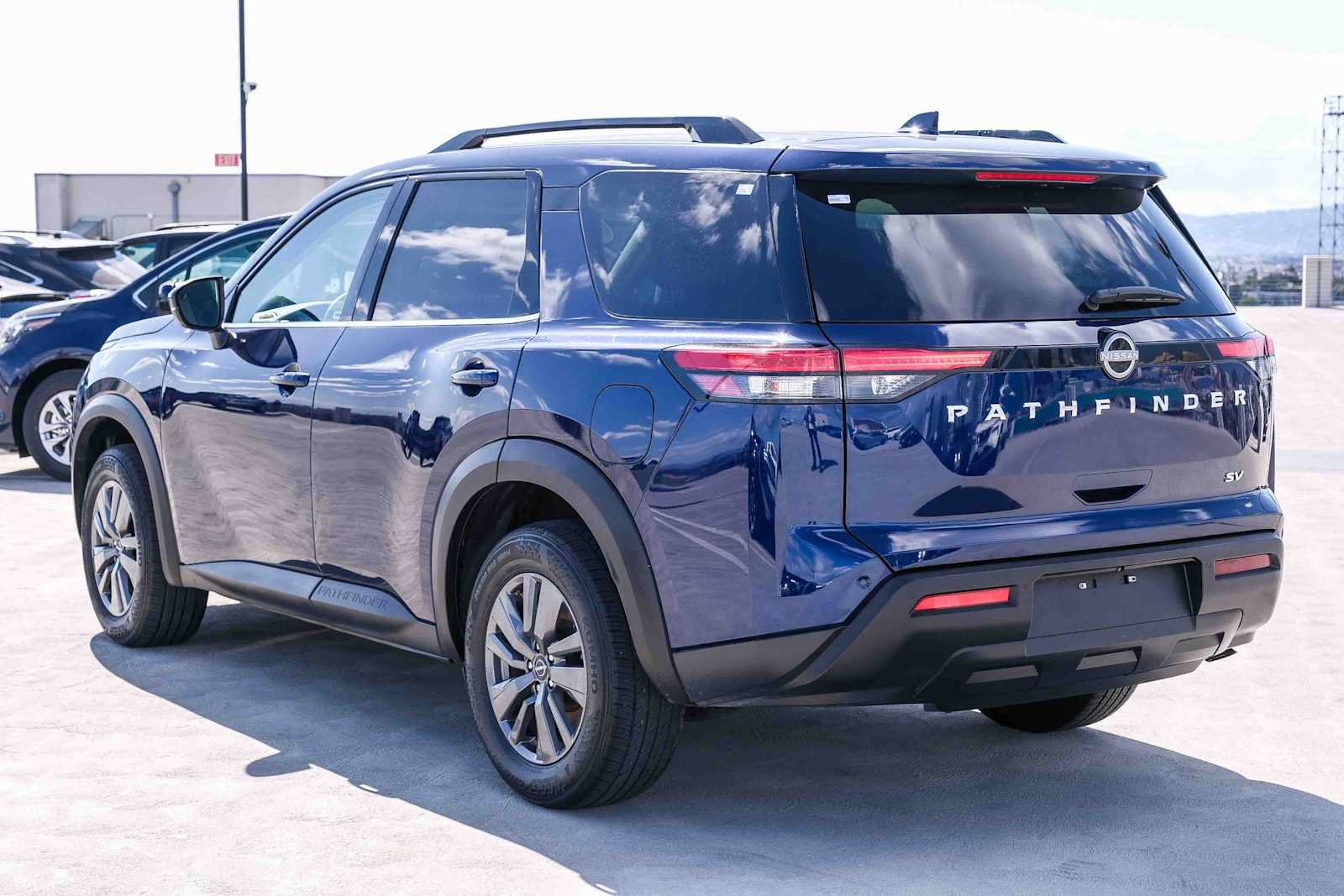Used 2024 Nissan Pathfinder SV FWD image 6