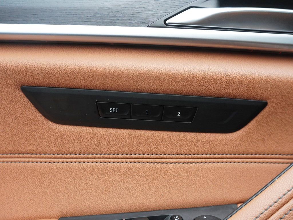 Used 2023 BMW 540i xDrive w/ Premium Package image 50