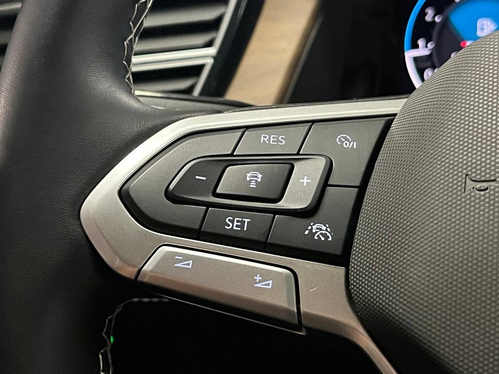Used 2024 Volkswagen Atlas SE AWD/4WD image 28