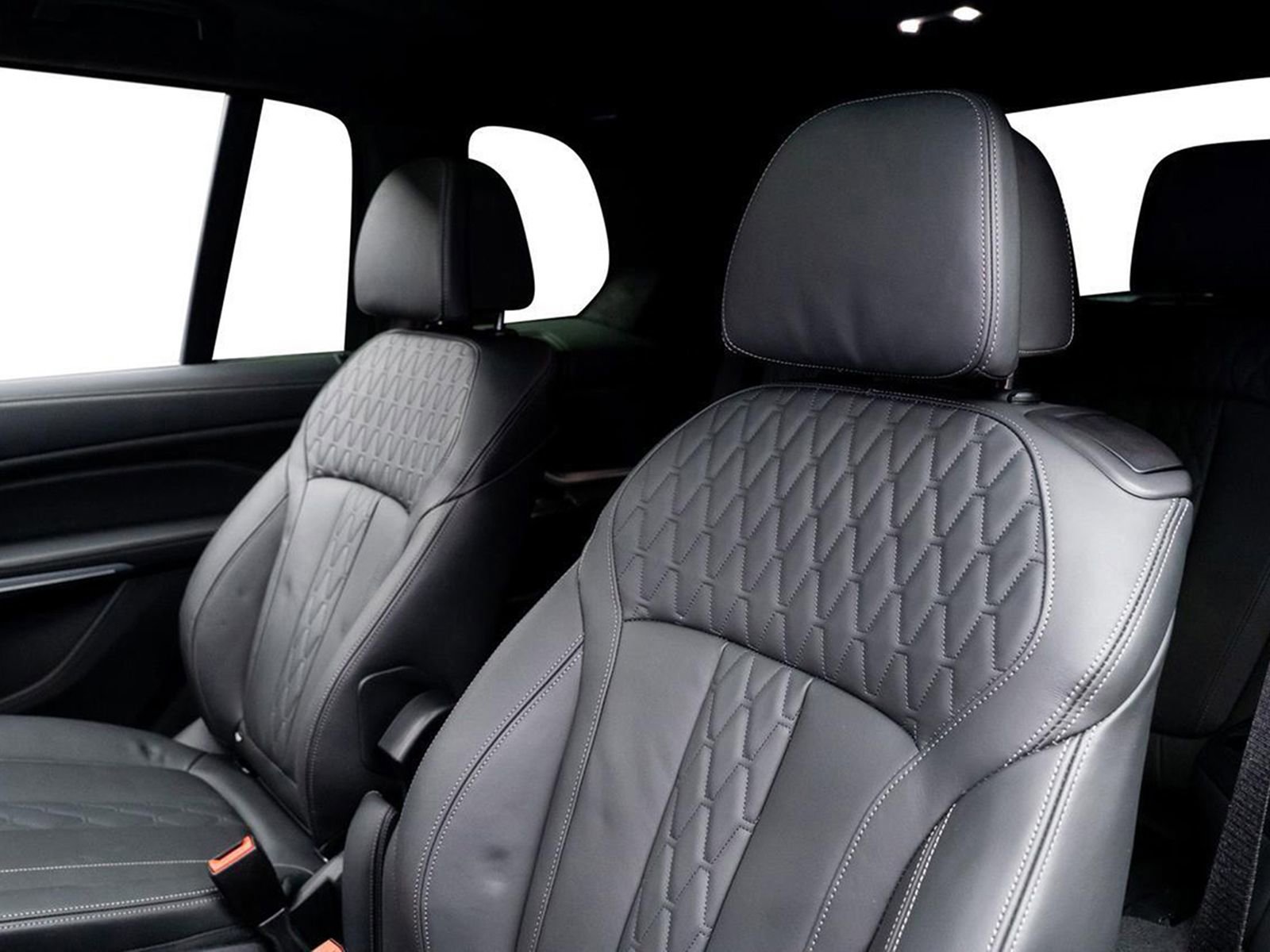 Used 2023 BMW X7 xDrive40i w/ Premium Package image 42