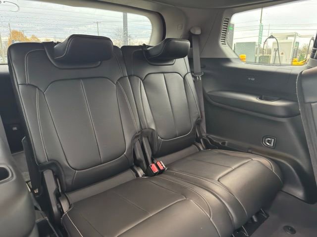 Used 2022 Jeep Grand Cherokee L Limited image 18