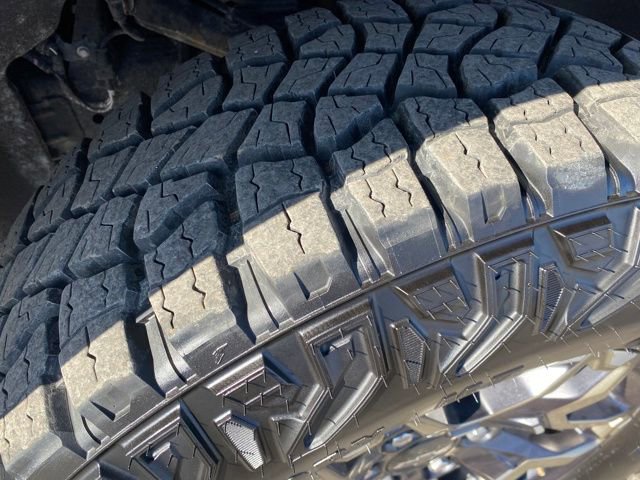 Used 2024 Chevrolet Colorado ZR2 w/ Safety Package image 24