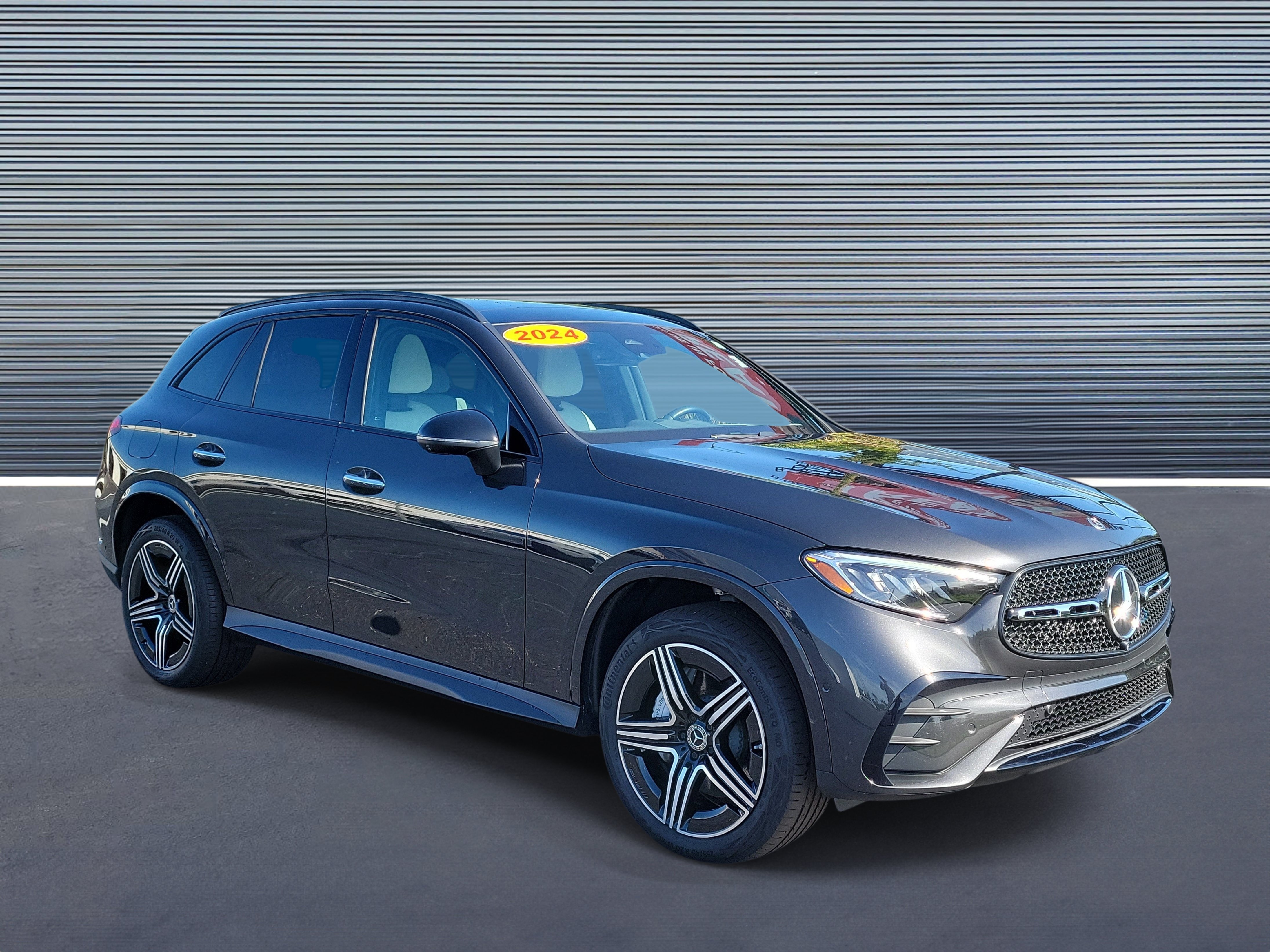 Used 2024 Mercedes-Benz GLC 300 image 2