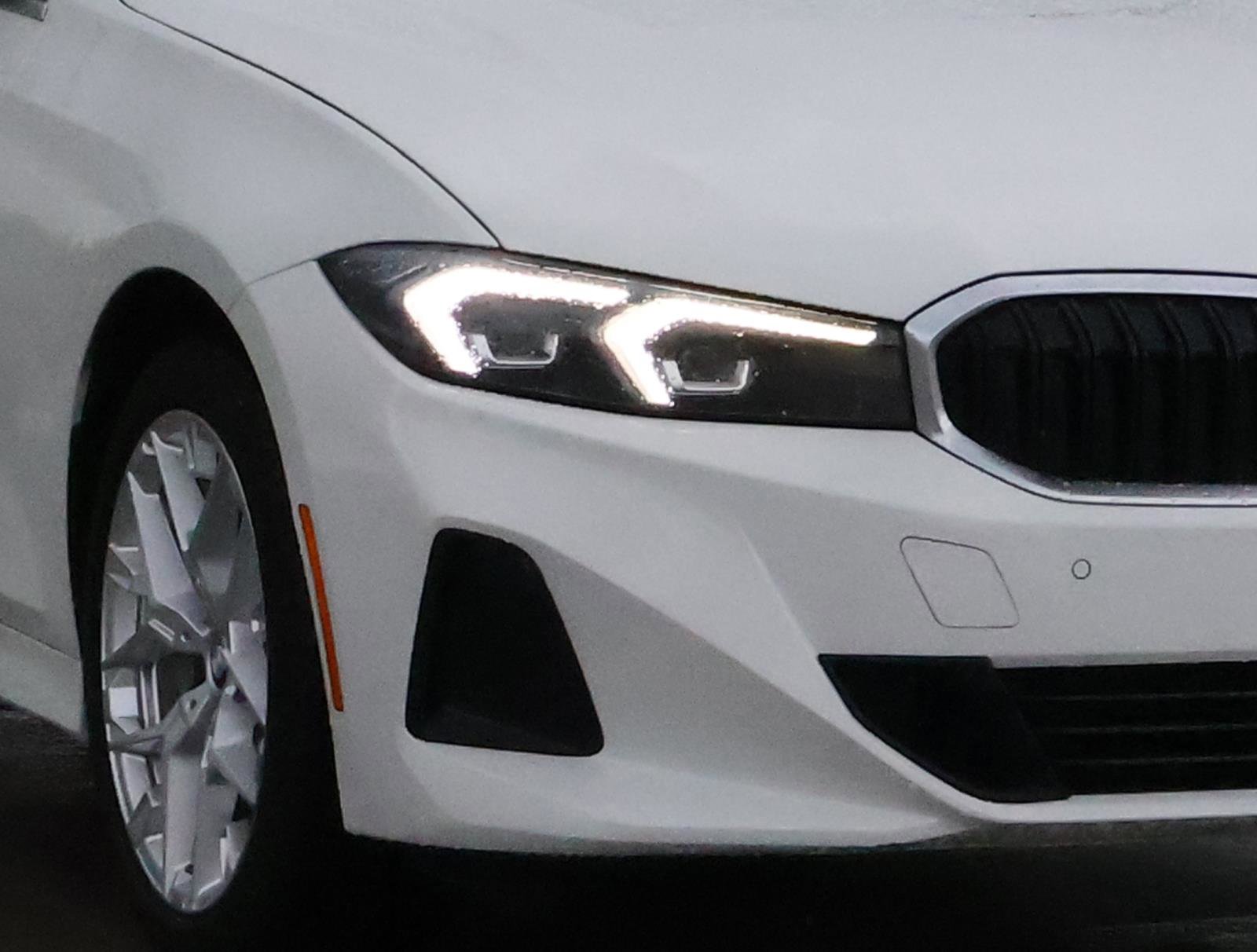 Used 2025 BMW 330i xDrive Sedan AWD/4WD image 7