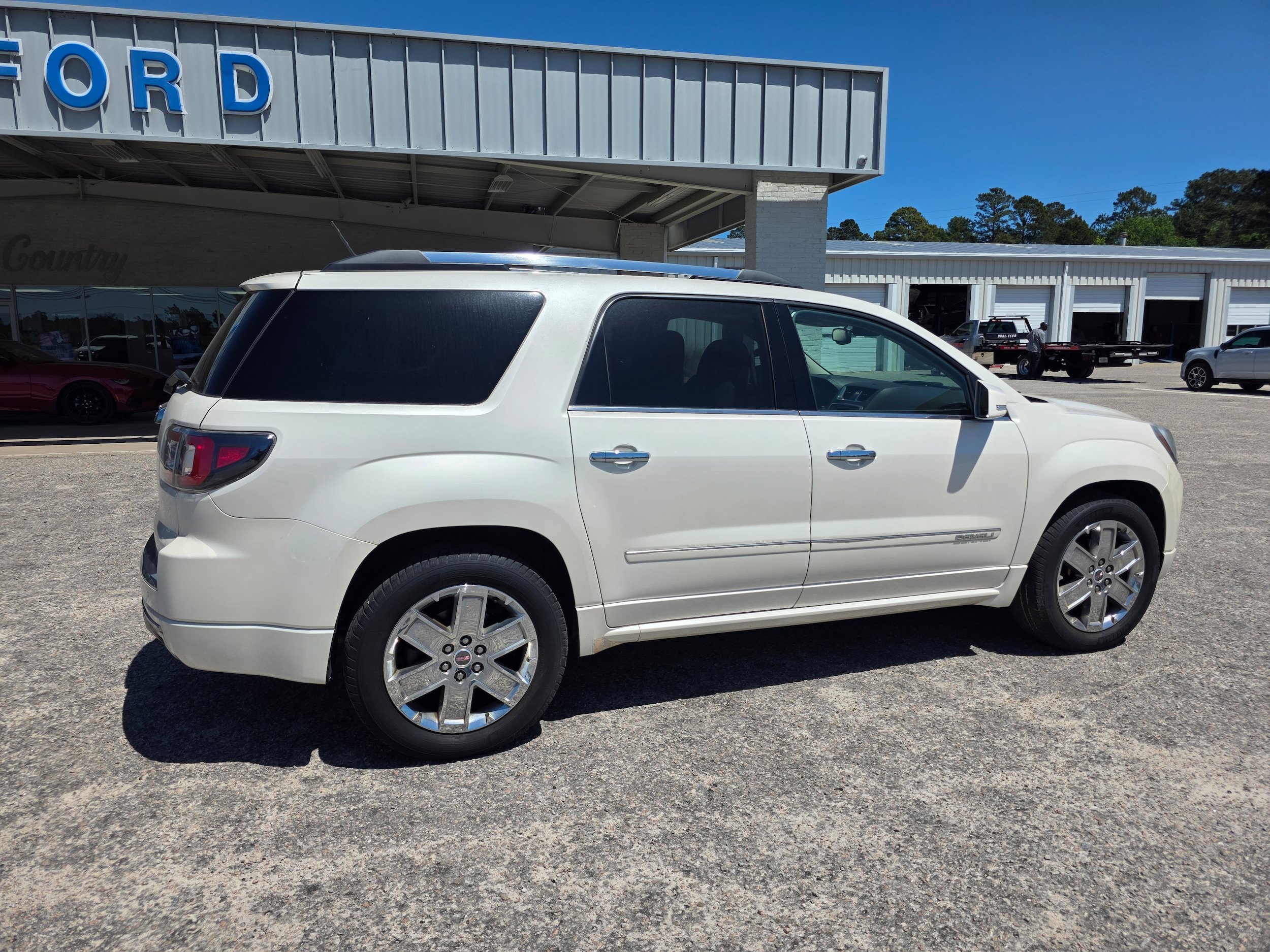 Used 2015 GMC Acadia Denali FWD image 3