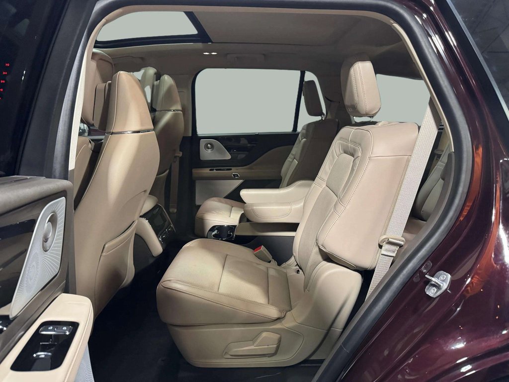 Certified 2023 Lincoln Aviator Reserve w/ Equipment Group 201A image 24