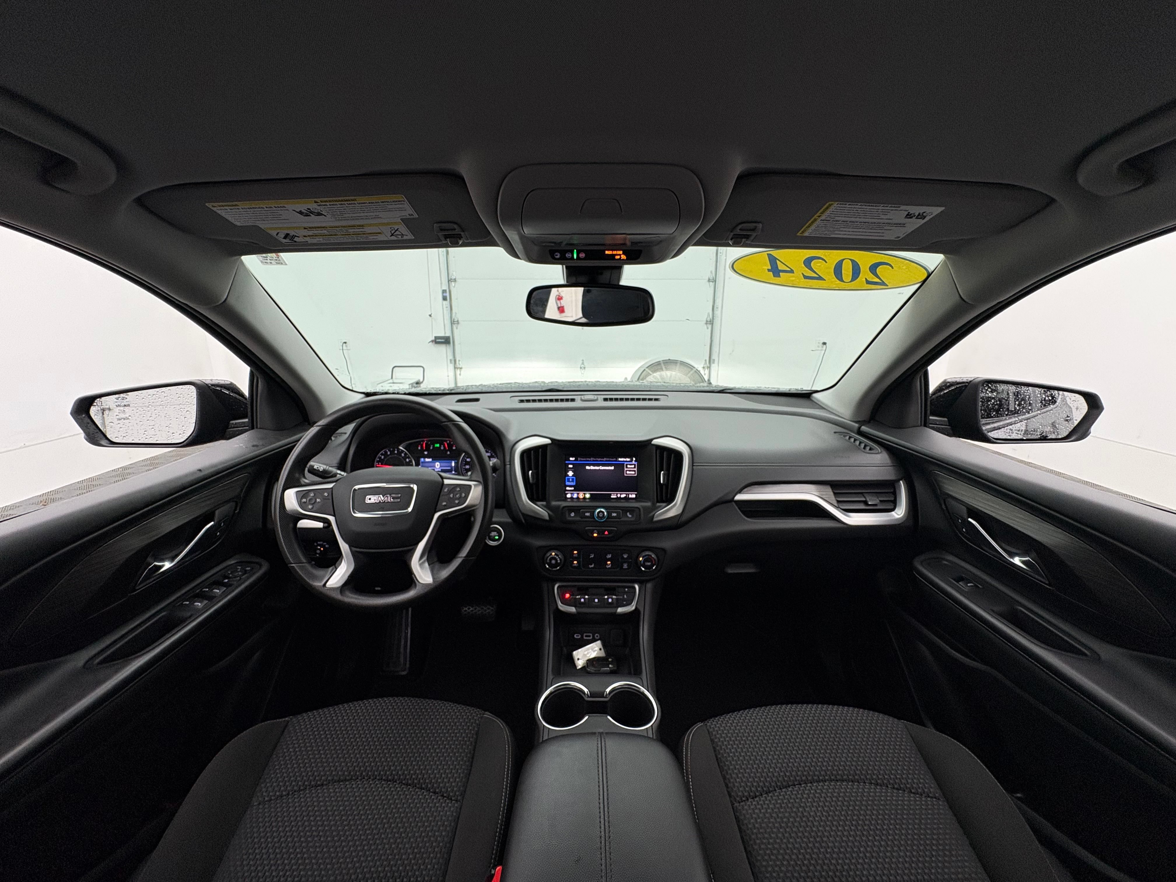 Used 2024 GMC Terrain SLE AWD/4WD image 3