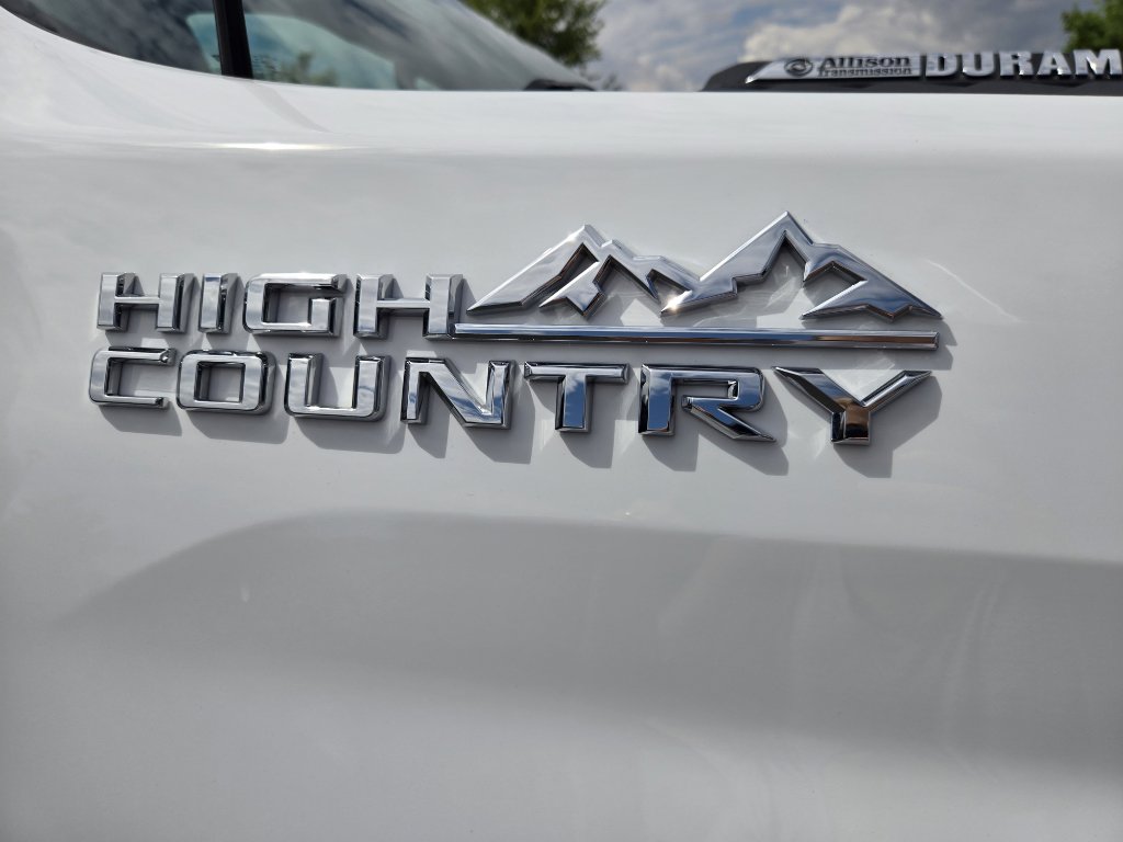 Used 2023 Chevrolet Silverado 3500 High Country w/ Technology Package image 5