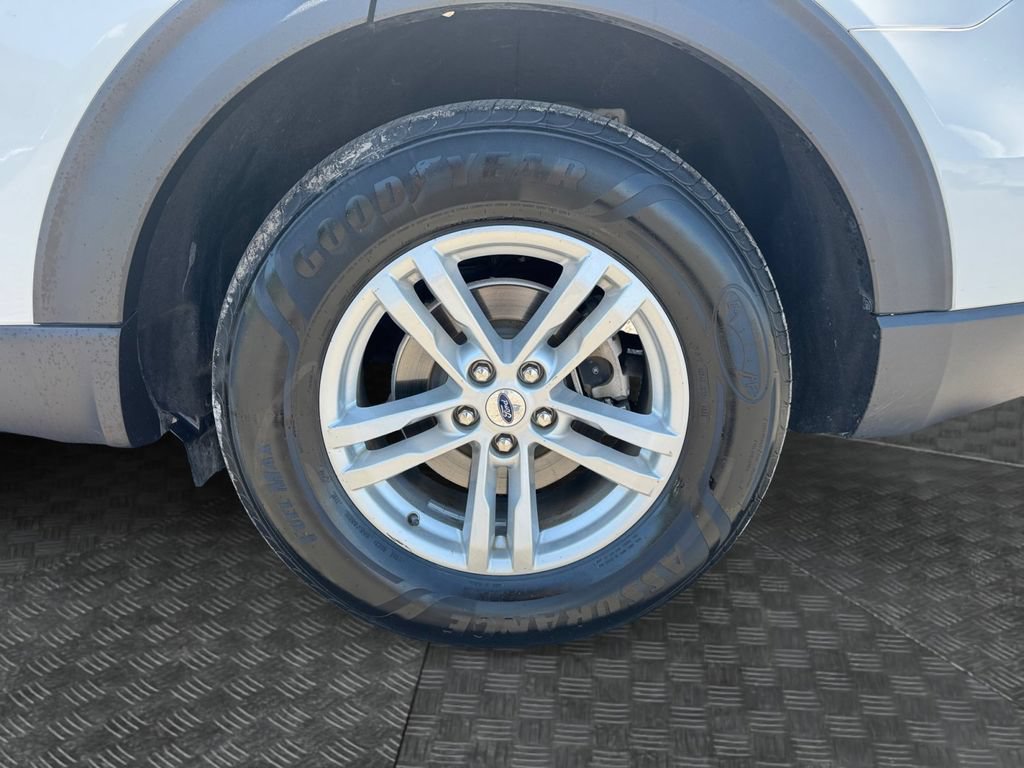 Certified 2023 Ford Explorer XLT w/ Equipment Group 202A RWD image 17