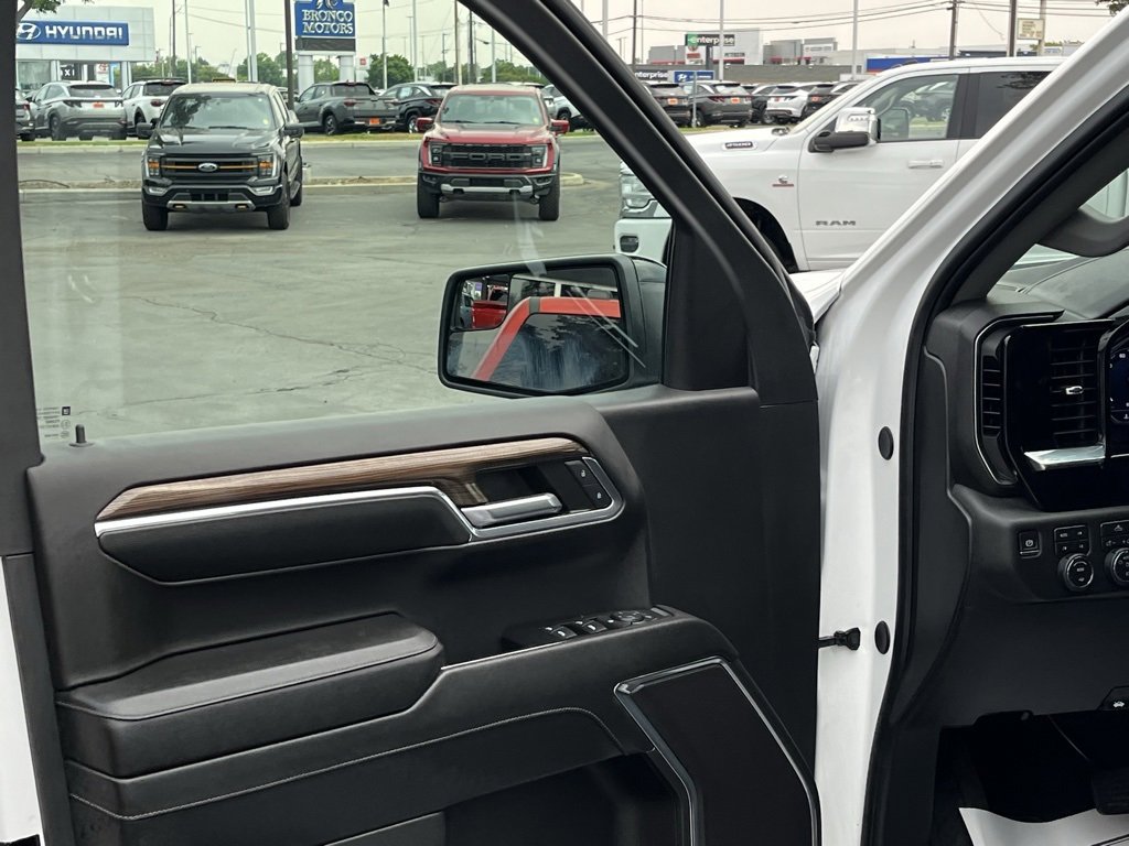 Used 2024 Chevrolet Silverado 1500 RST image 8