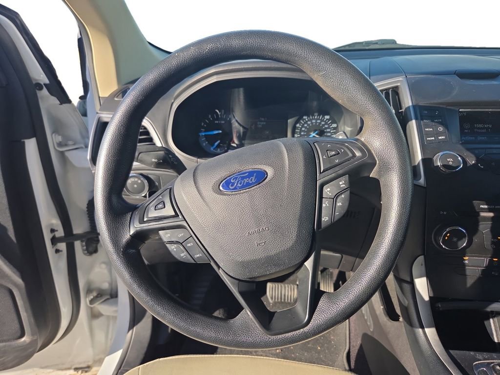 Used 2015 Ford Edge SE image 12