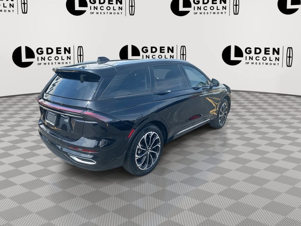 Used 2024 Lincoln Nautilus Reserve w/ Equipment Group 202A AWD/4WD image 8