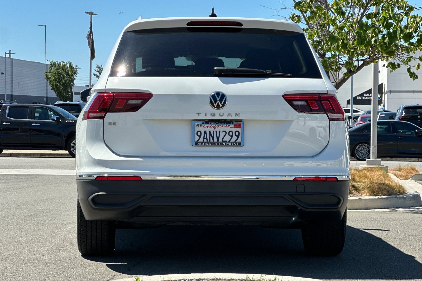Used 2022 Volkswagen Tiguan SE FWD image 5