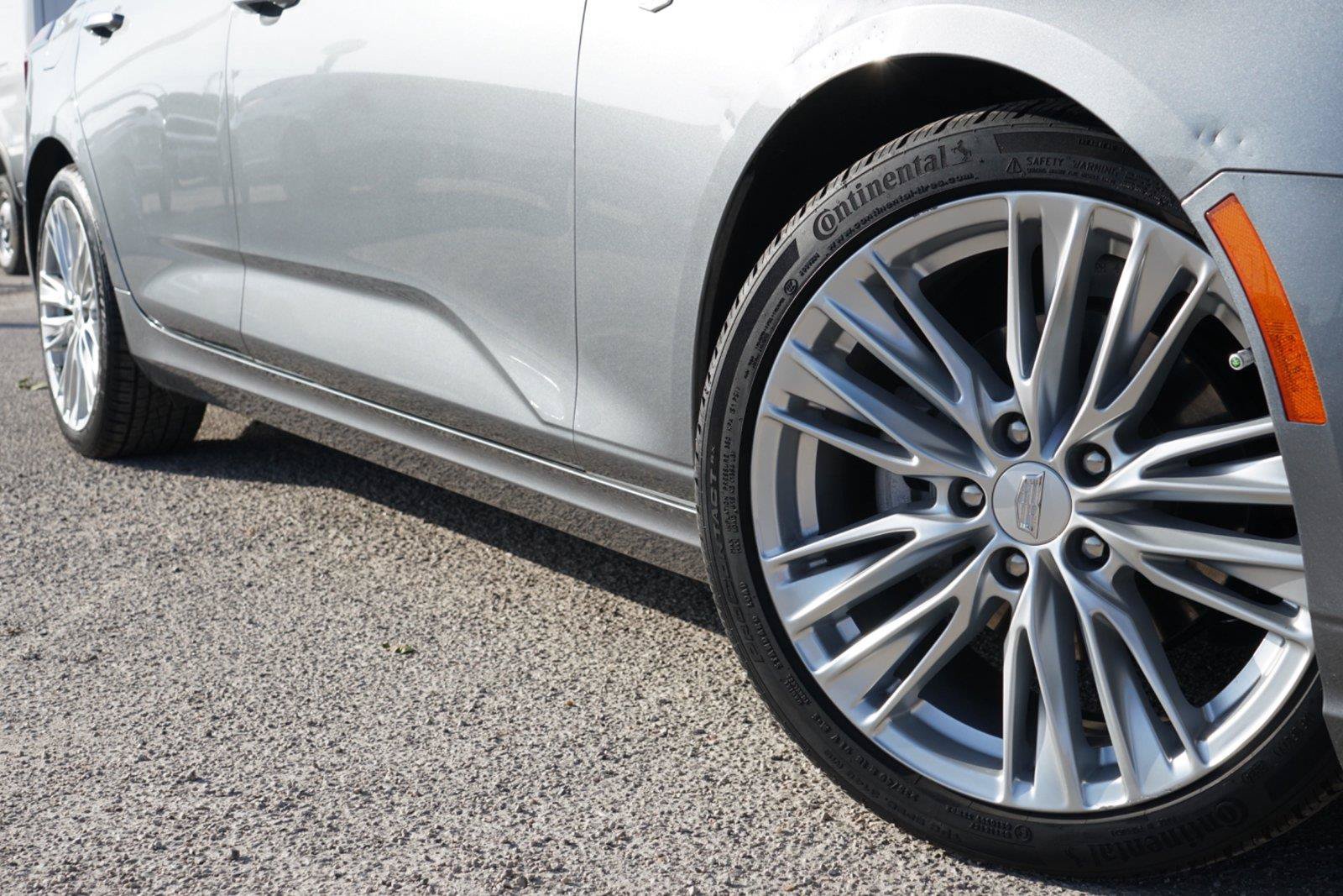 Used 2022 Cadillac CT4 Premium Luxury RWD image 2