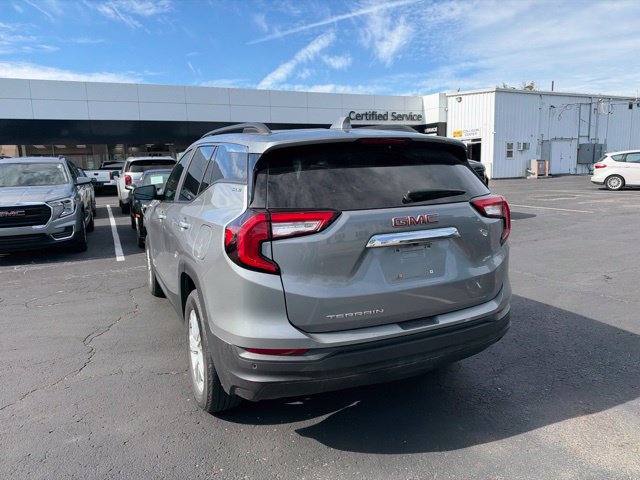 Used 2023 GMC Terrain SLE w/ Driver Convenience Package FWD image 7