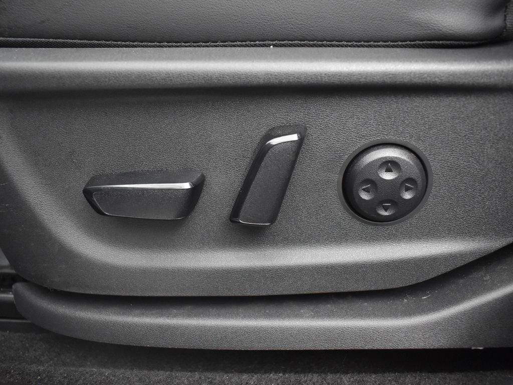 Used 2023 Nissan Ariya AWD image 29