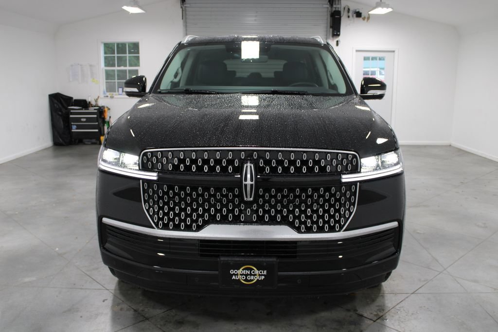 New 2026 Lincoln Navigator L Premier AWD/4WD image 2
