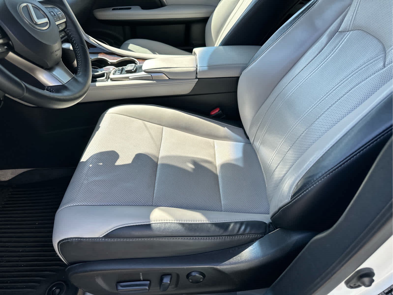 Used 2017 Lexus RX 350 AWD w/ Premium Package image 2