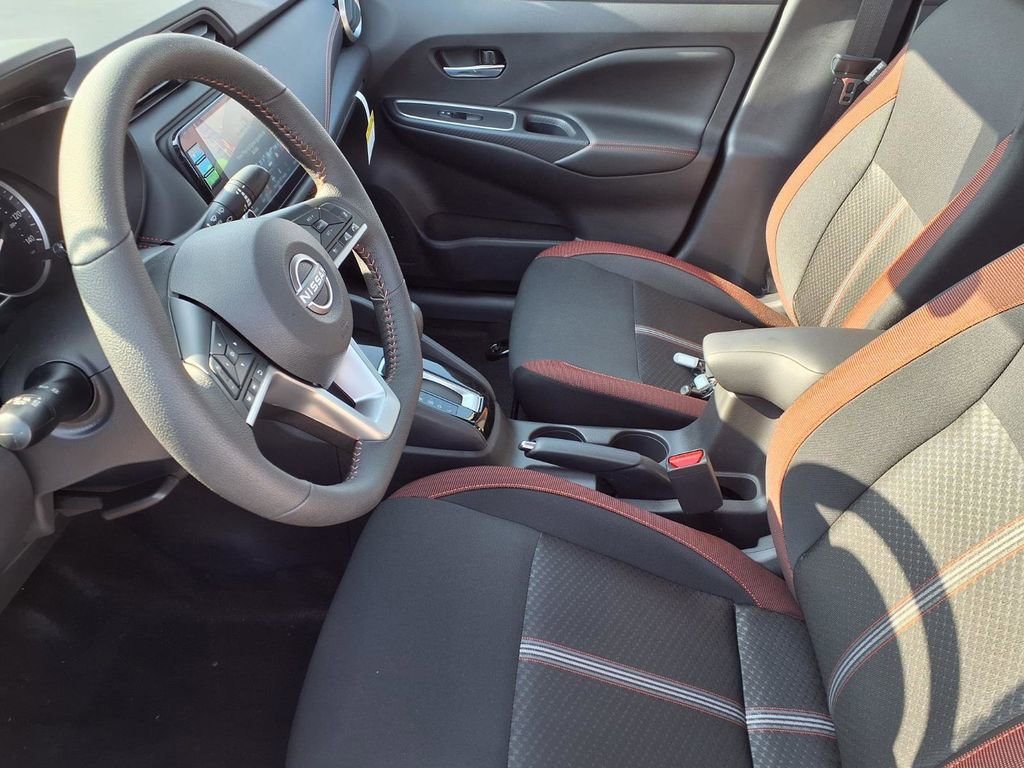New 2025 Nissan Versa SR w/ Trunk Package image 14