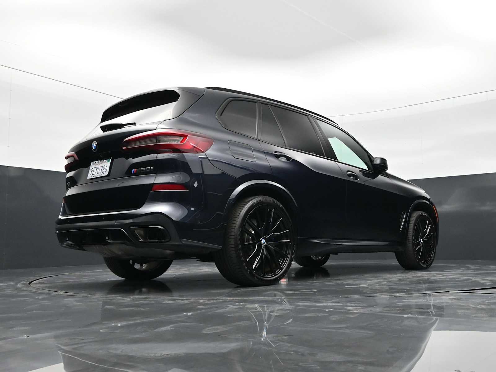 Used 2023 BMW X5 M50i w/ Executive Package image 28