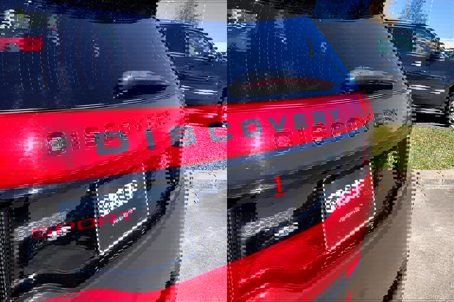 Used 2017 Land Rover Discovery Sport HSE image 28