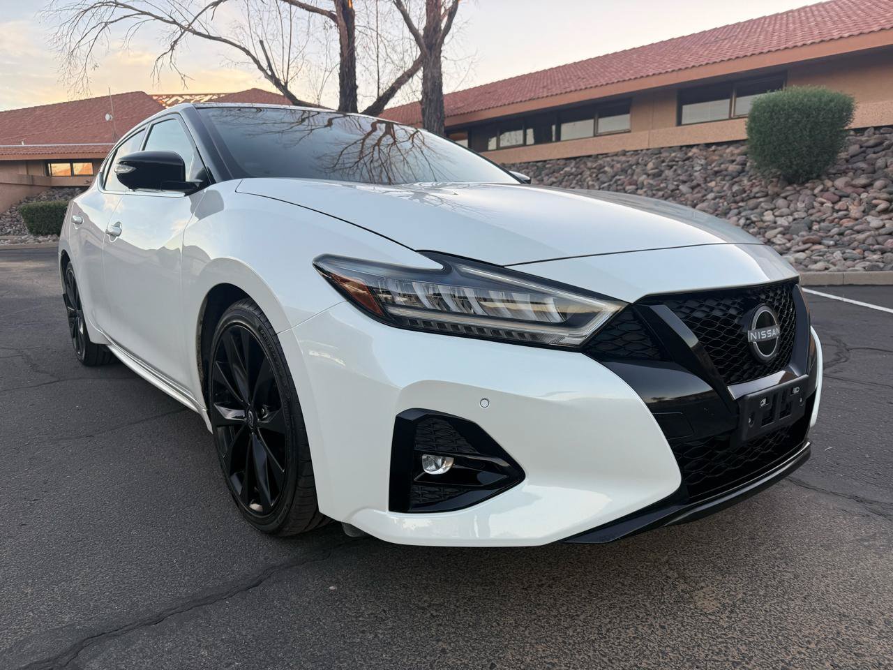 Used 2023 Nissan Maxima SR w/ Sport Mat Group FWD image 1