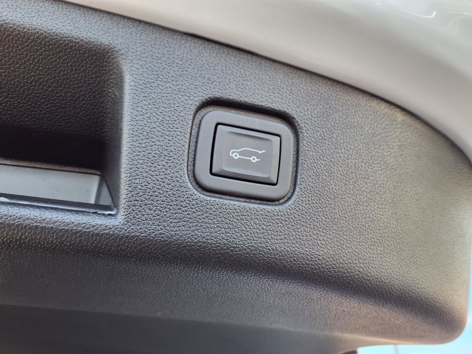 Used 2024 Chevrolet Blazer EV RS image 32