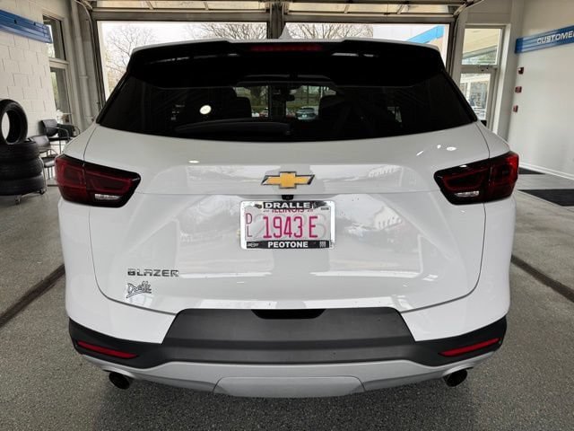 Used 2023 Chevrolet Blazer LT FWD image 9