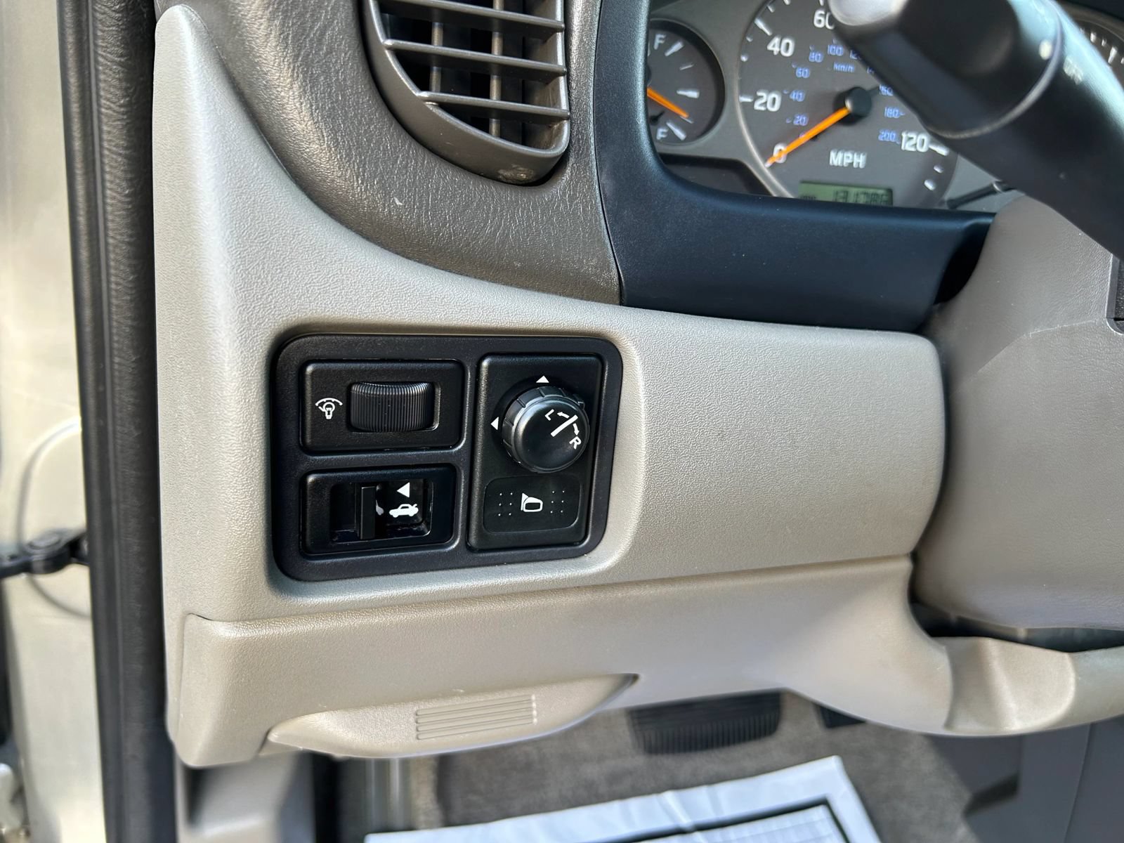 Used 2002 Nissan Sentra GXE FWD image 14