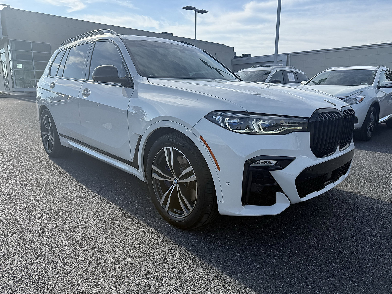 Used 2021 BMW X7 M50i AWD/4WD image 1