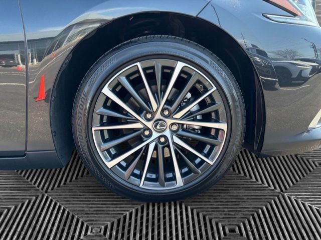 Used 2025 Lexus ES 350 w/ Premium Package image 32