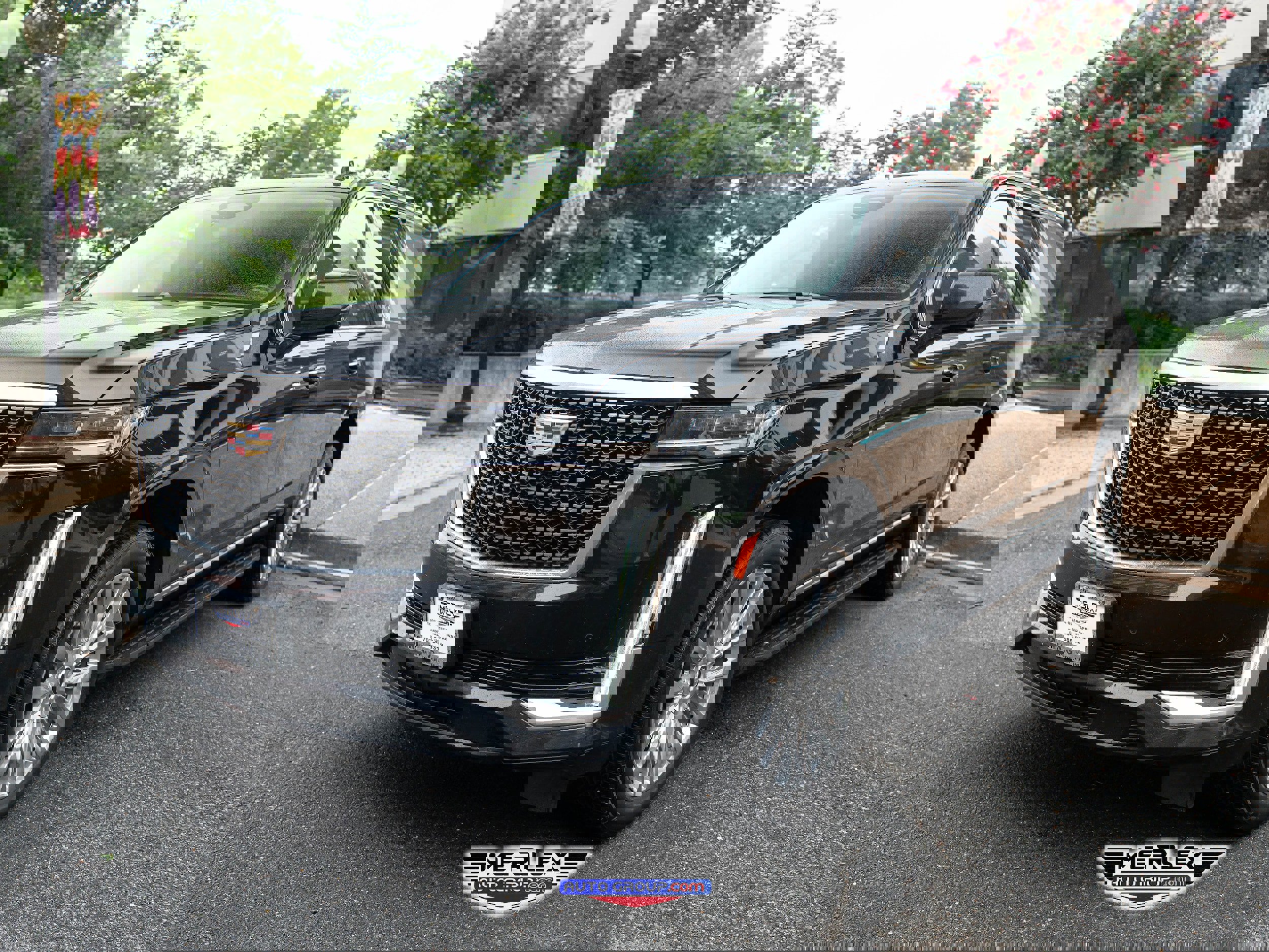 Used 2022 Cadillac Escalade ESV Premium Luxury image 3