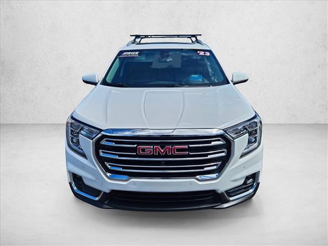 Used 2023 GMC Terrain SLT w/ Infotainment Package II FWD image 2