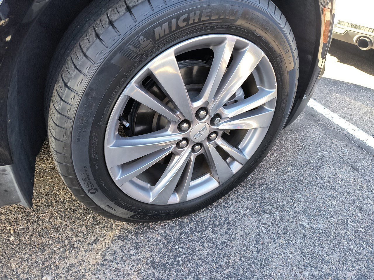 Certified 2023 Cadillac XT5 Premium Luxury w/ Technology Package image 4