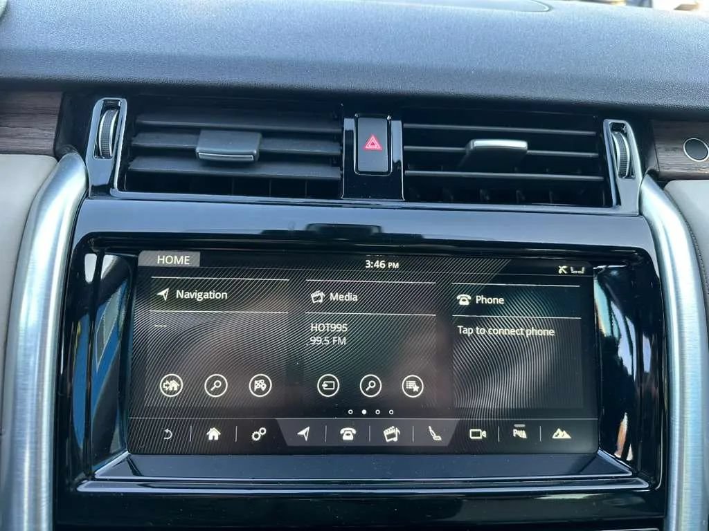 Used 2017 Land Rover Discovery HSE AWD/4WD image 20