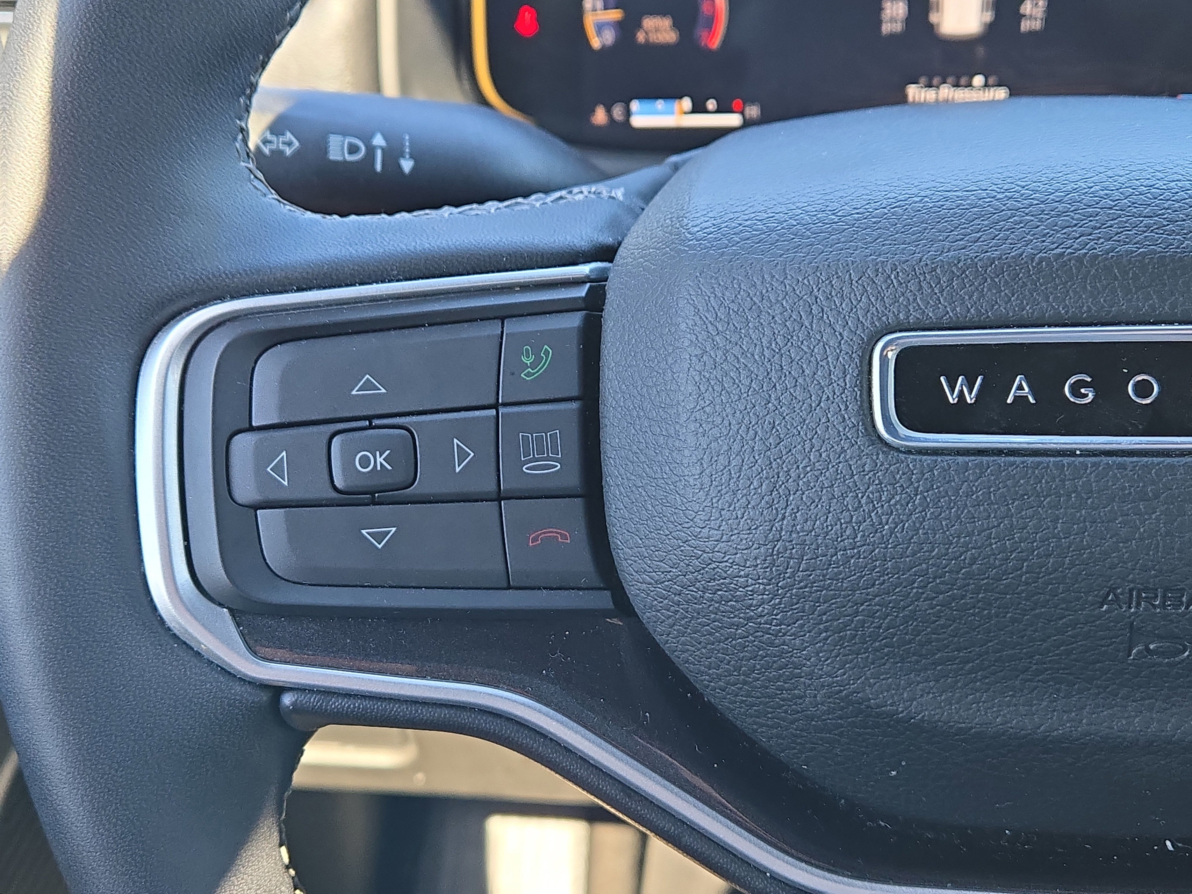 Used 2023 Jeep Wagoneer 4WD w/ Premium Group I image 26