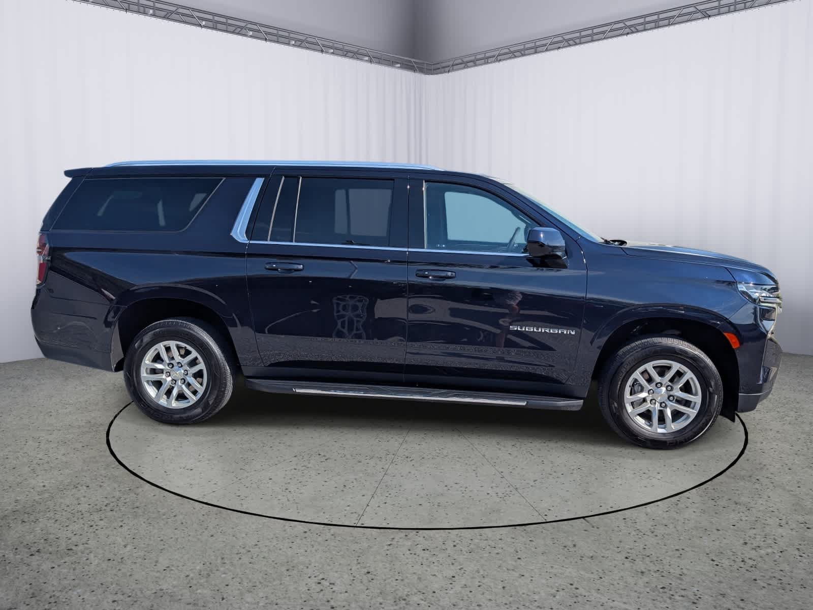 Certified 2023 Chevrolet Suburban LT AWD/4WD image 2