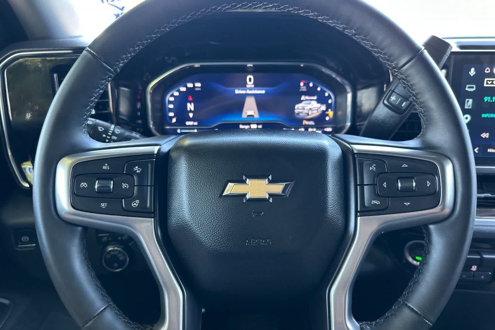 Used 2025 Chevrolet Silverado 1500 LT AWD/4WD image 29