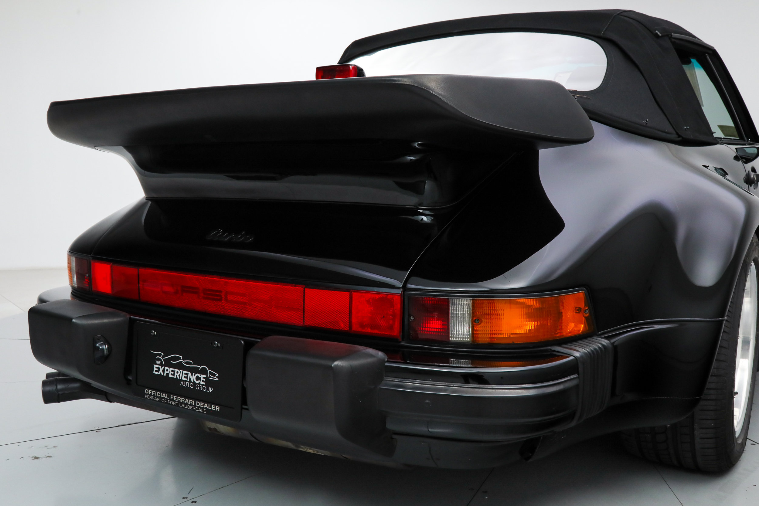 Used 1989 Porsche 911 Turbo Targa RWD image 9