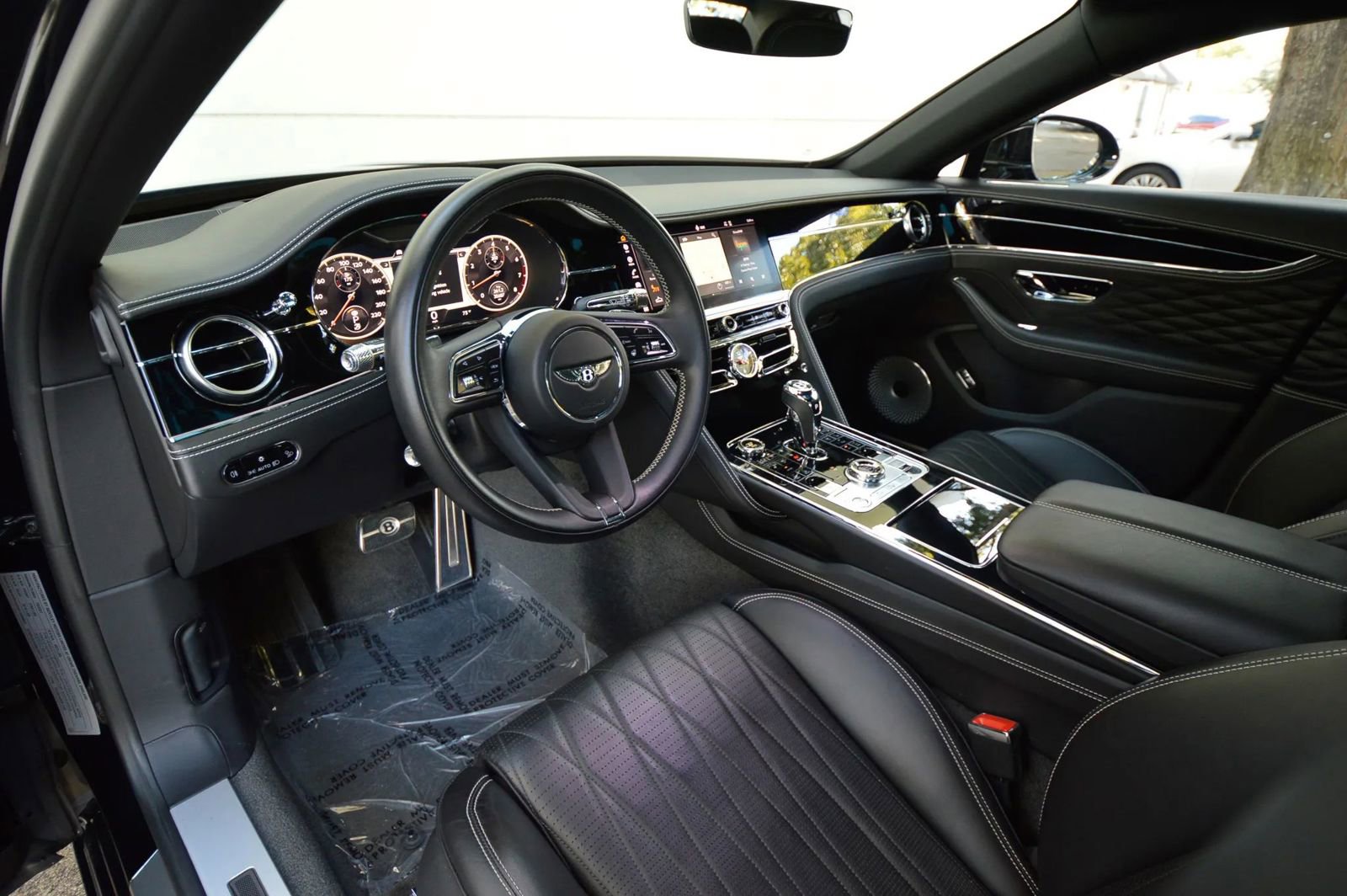 Used 2022 Bentley Flying Spur V8 image 31