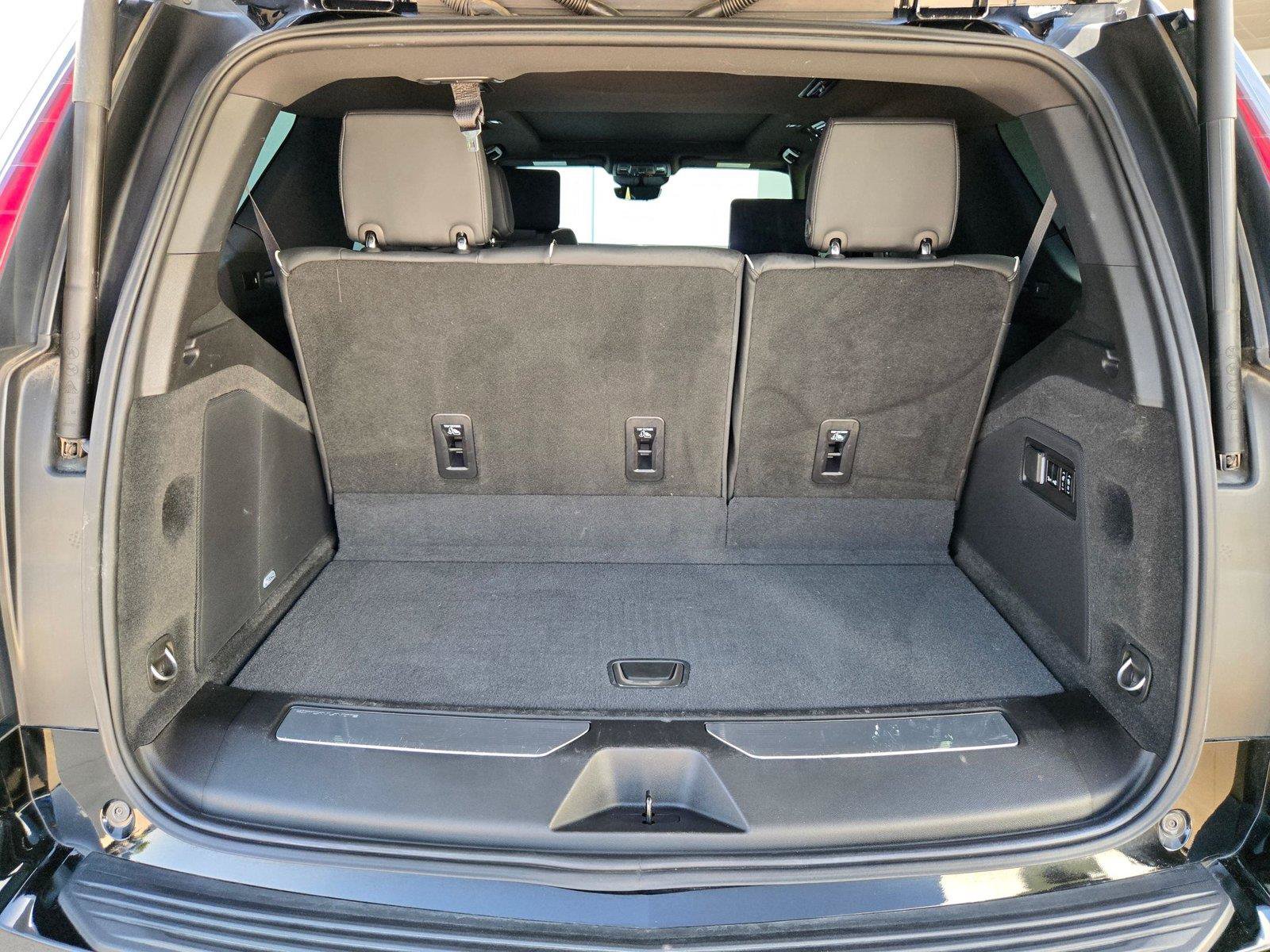 Certified 2024 Cadillac Escalade Premium Luxury w/ Performance Package AWD/4WD image 33