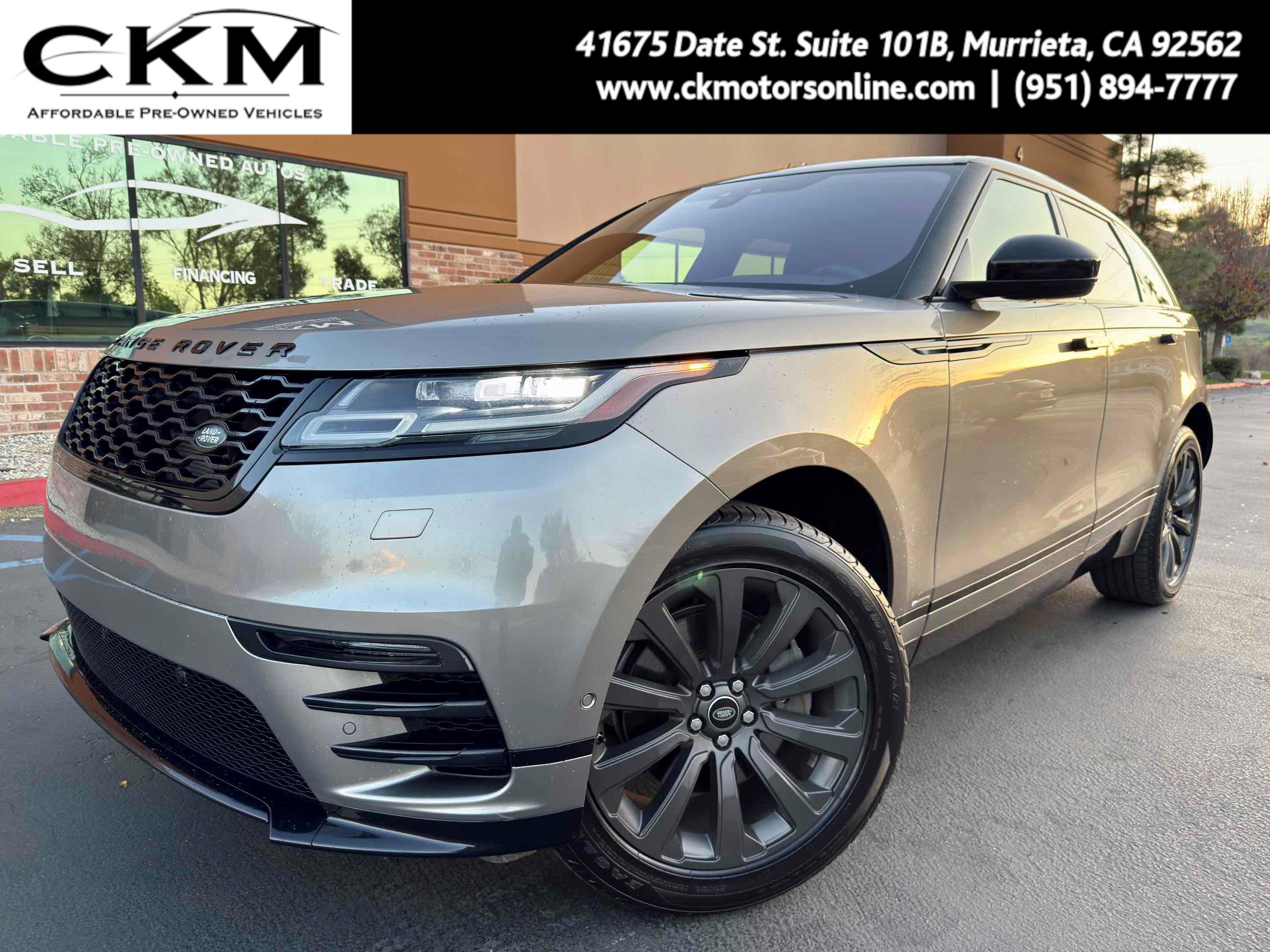 Used 2018 Land Rover Range Rover Velar R-Dynamic SE image 1