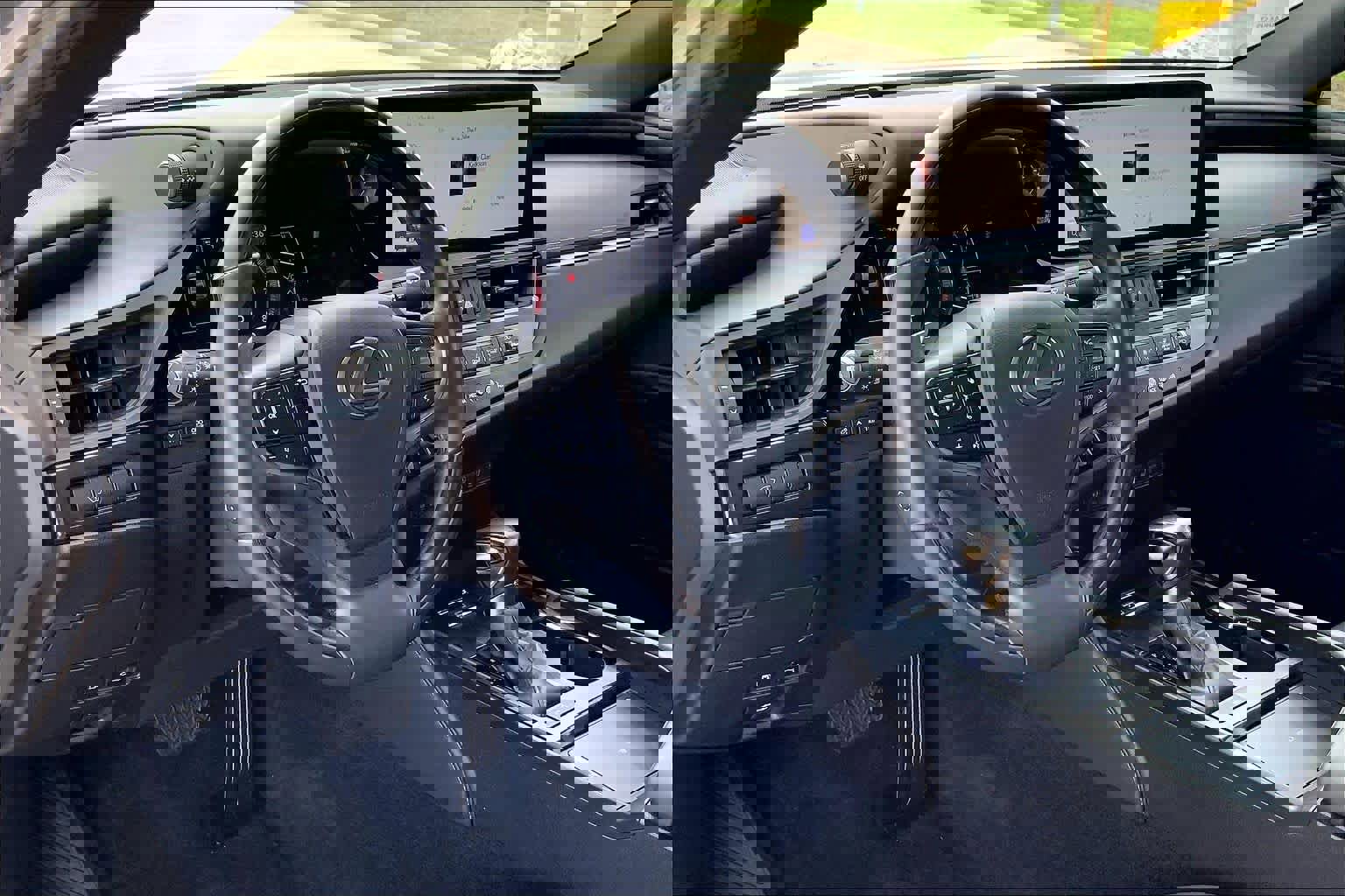 Used 2023 Lexus ES 350 Luxury w/ Protection Package (P2) image 18