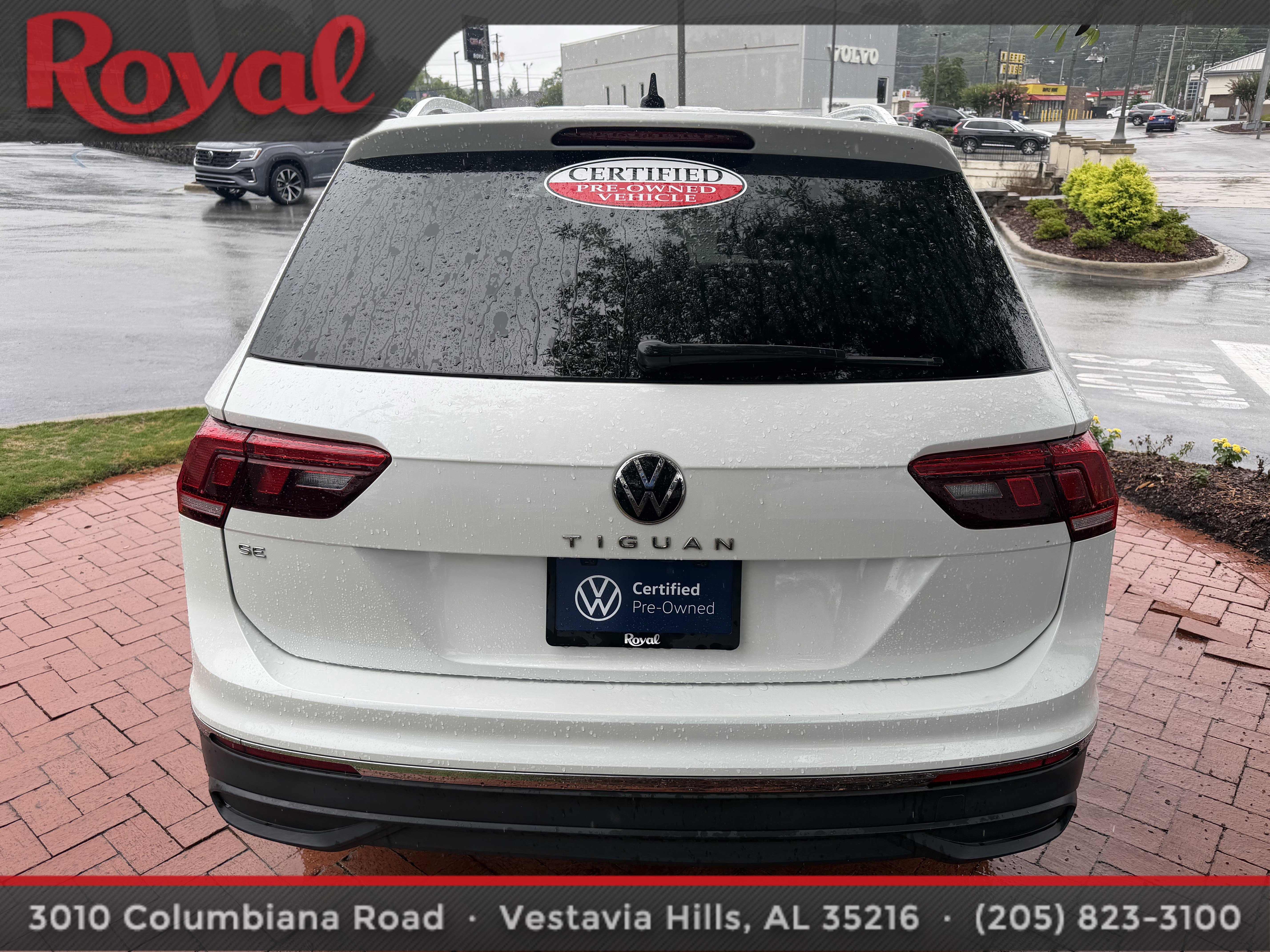 Certified 2023 Volkswagen Tiguan SE w/ Panoramic Sunroof Package FWD image 5