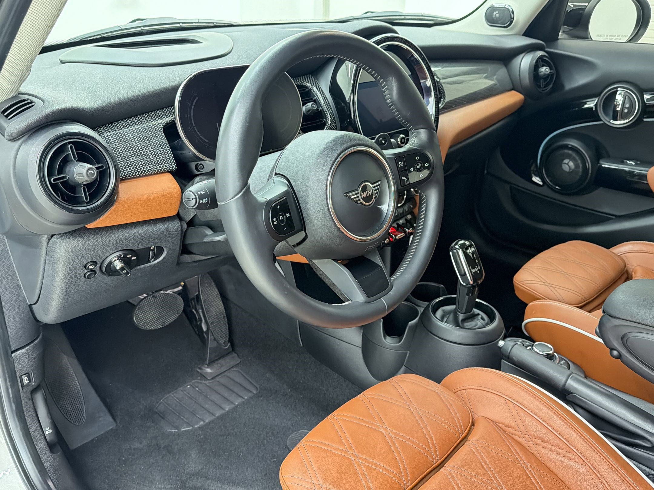 Used 2022 MINI Cooper S image 4