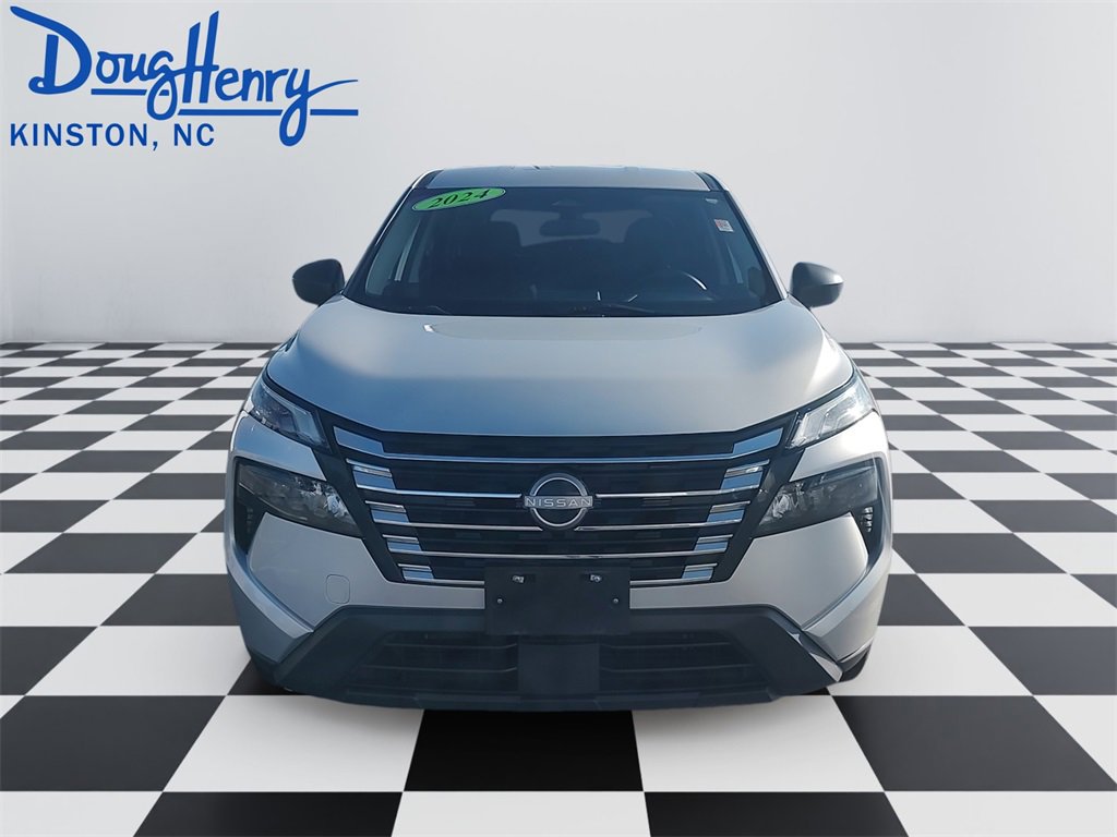 Used 2024 Nissan Rogue S image 8