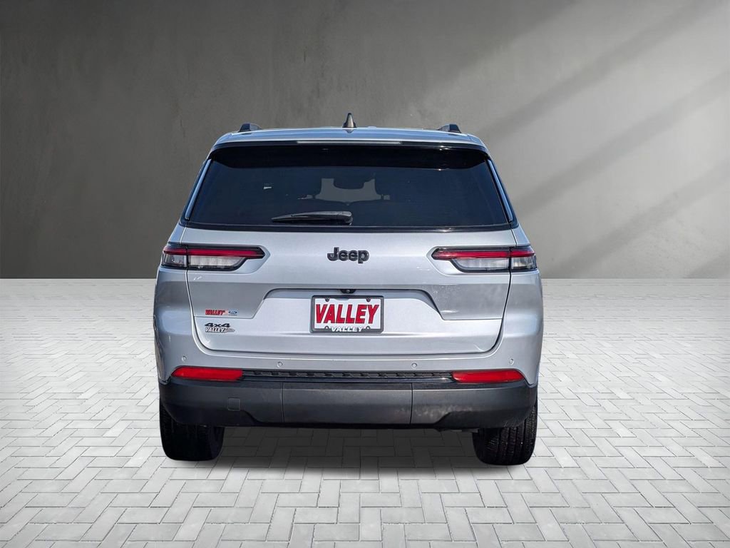 Used 2024 Jeep Grand Cherokee L Altitude image 8