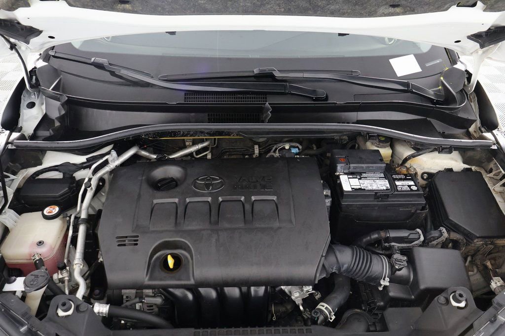 Used 2021 Toyota C-HR LE image 15