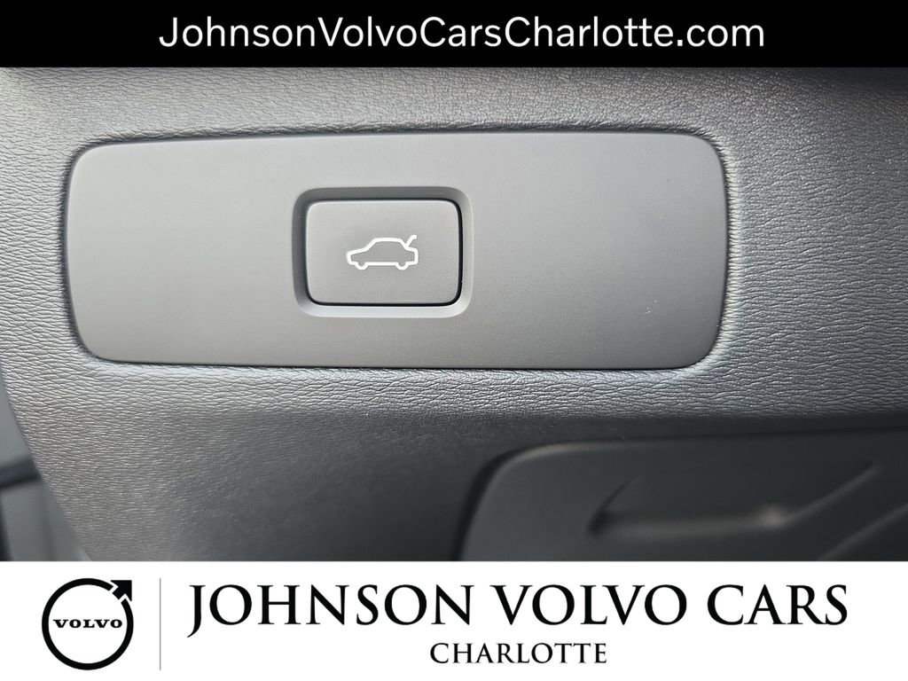 New 2026 Volvo XC90 B6 Plus w/ Protection Package Premier image 29
